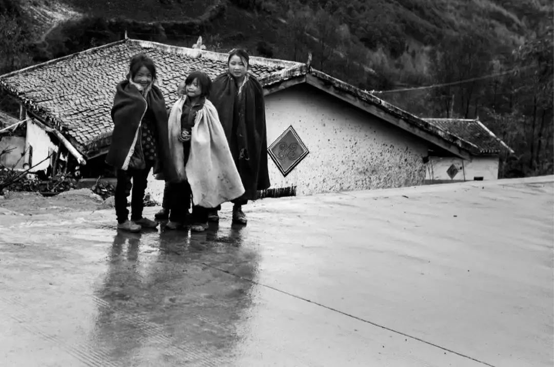 “风”带来了远山的呼唤——《风——在大巴山大凉山中的杨凯生》扶贫摄影展侧记