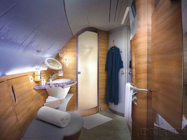 高度认可阿联酋航空成就,阿联酋航空服务品质差异化