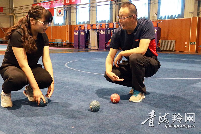 蹴球的锻炼价值,蹴球的准备姿势