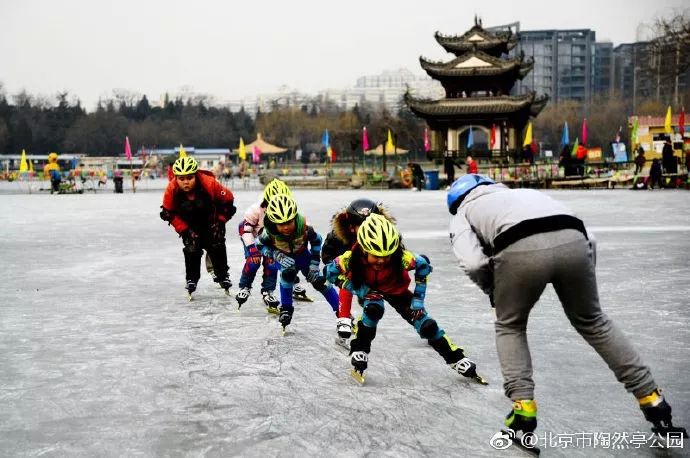 冰雪乐园北京雪圈畅玩,昌平绿洲水乡冰雪乐园