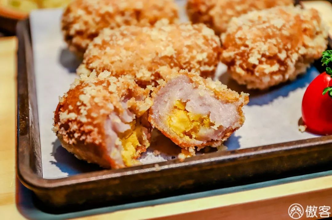 一周了，我还在想着他家的牛排芋酥杏片面包……