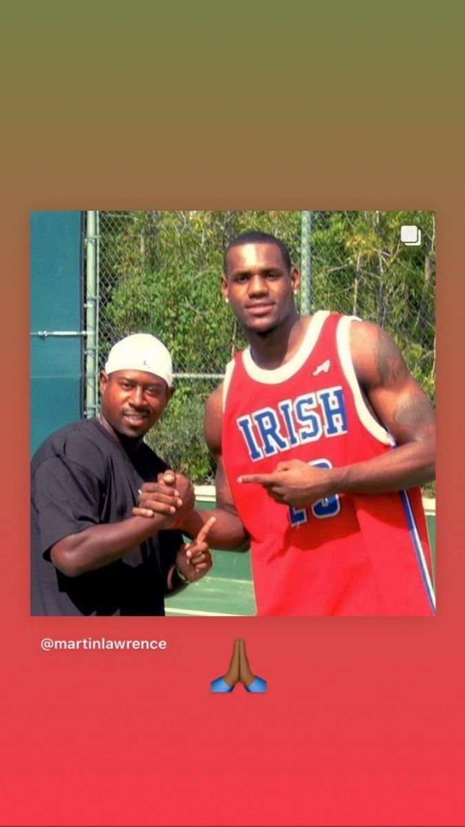 姆巴佩骑士庆祝,姆巴佩球迷给球星送礼物