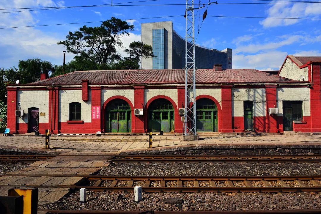 京张铁路百年变迁见证视频,百年党史纪录片京张铁路