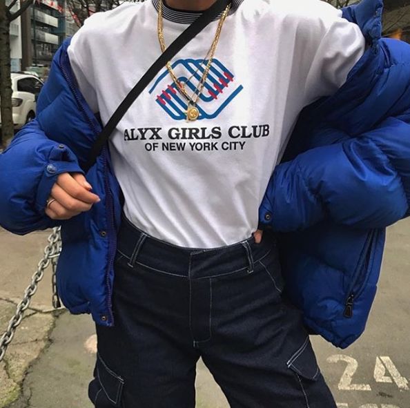 鹅绒羽绒服运动户外品牌,运动品牌女款羽绒服哪个牌子好