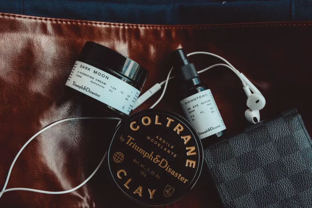 晚上应该是男人最忙的时候,晚上才是男人独处的时间