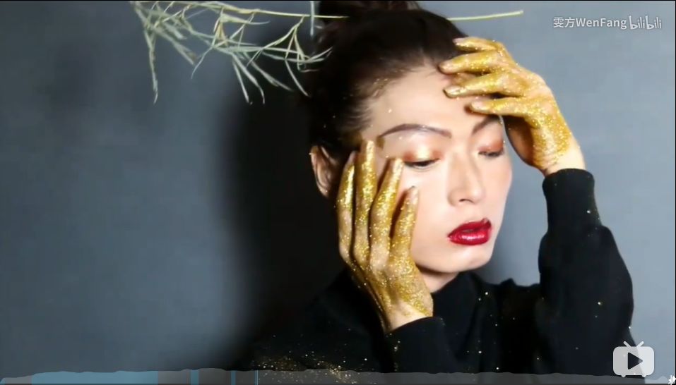 西安农村小伙模仿刘雯走红,农村小伙走秀走红