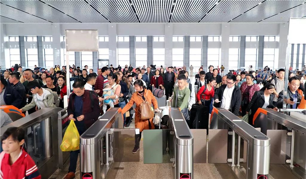 “我回来了！”春运第一天，贵港用最温暖的方式欢迎你回家