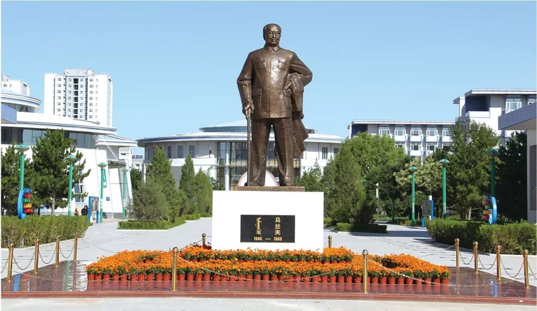 赤峰蒙中好吗,赤峰蒙中图片