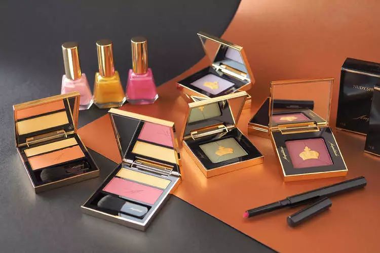 2019秋冬最值得入手的眼影盘,19年最值得入手的眼影