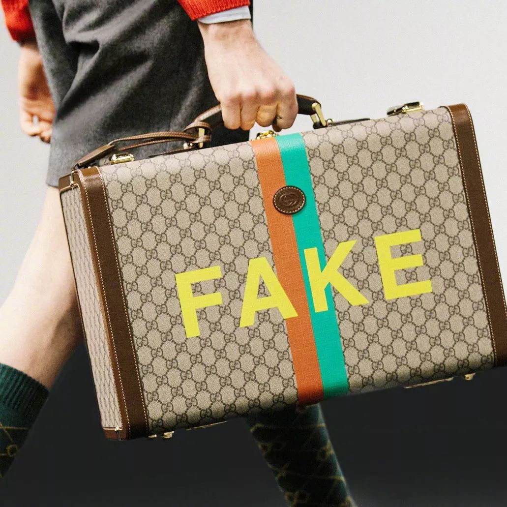 福利来惹！肖战的米老鼠竟没拼过*钟金**仁Gucci大秀浪漫表白？