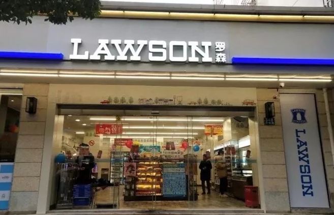 可口可乐中国首家线下店落地上海；中国李宁故宫神武门开店；马云上海再开酒吧|猫头鹰商业周报