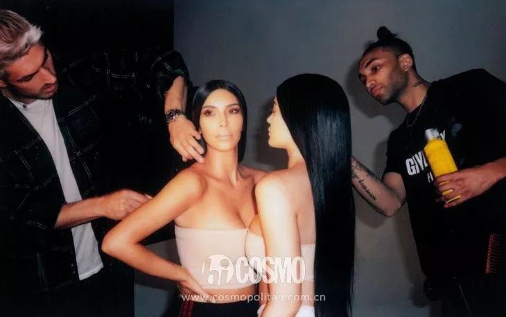 侃爷晒与卡戴珊合照想复合,侃爷卡戴珊时装发布会