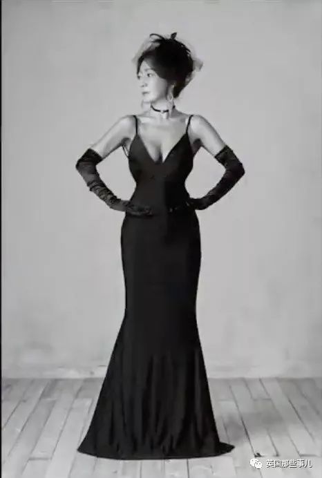 跟儿子登上杂志封面被以为是姐弟恋，这姐姐居然已经64岁了