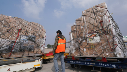 华人华侨助力抗击疫情,抗击疫情彰显大国风范