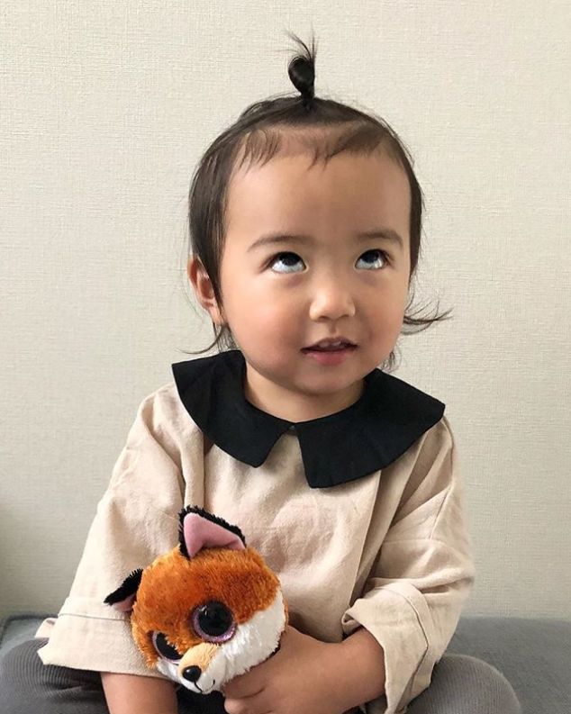 日本一年轻妈妈每天狂晒女儿“丑照”，看到第1张就笑炸了！是亲妈吗哈哈哈…