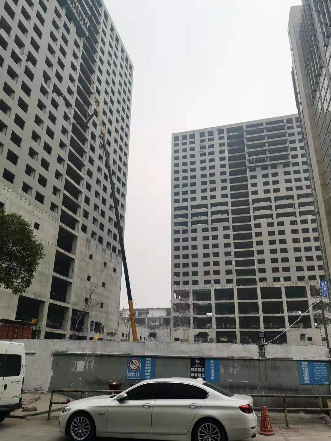 上海烂尾楼最大的区,上海投资百亿烂尾楼被爆破拆除