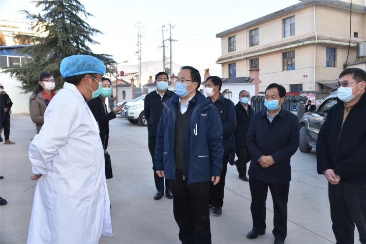 郑艺到宁蒗县随机调研检查疫情防控工作时强调：落细落实基层疫情防控举措，扎实筑牢织密疫情“防护网”
