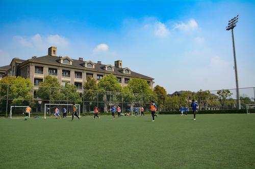 网传“数人感染”？浙江绿城足球学校公告：队内只有一名球员核酸检测呈阳性