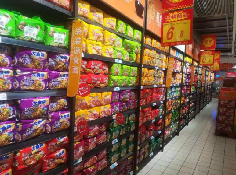 安宁市强服务、稳军心、保供给