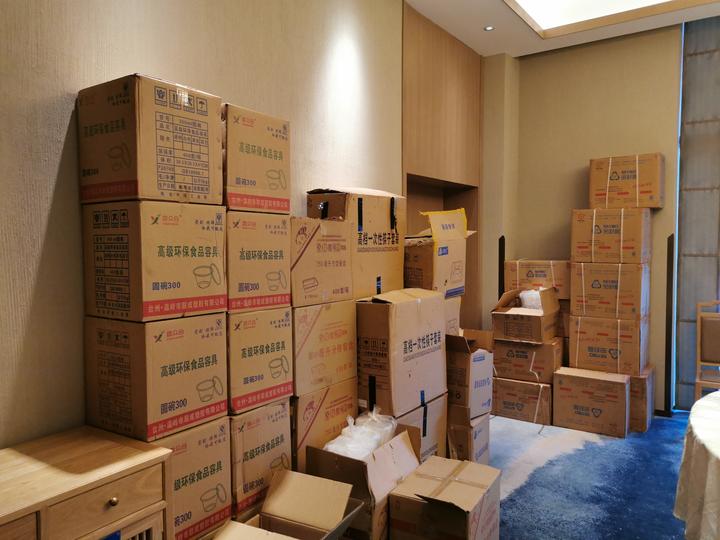 武汉人在酒店隔离多少个人,武汉乘客被隔离14天