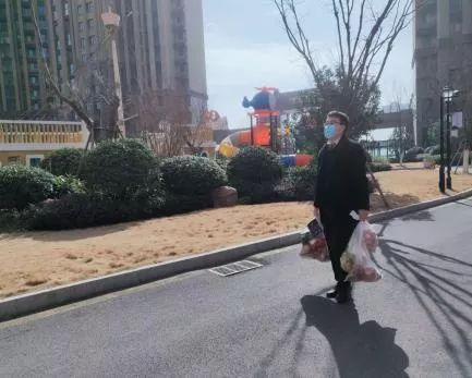 疫情防控小区物业暖心,疫情下给我们小区物业点赞