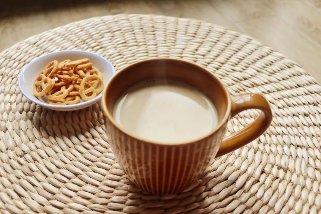 遇到诈骗电话是挂掉还是放任不管,接到诈骗电话就敲锅