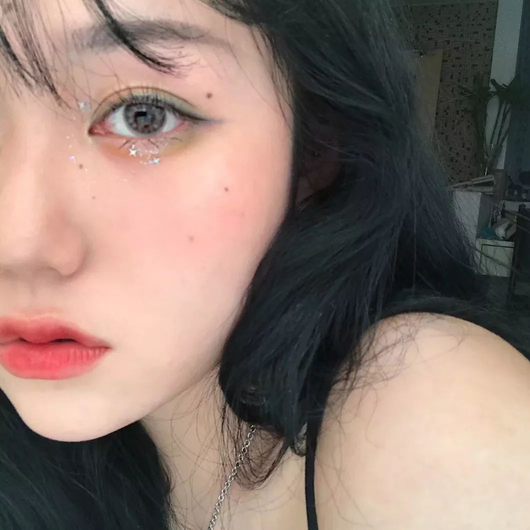 新手大牌不踩雷眼影推荐,新手全套彩妆清单推荐哪款