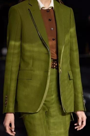 提炼Burberry的风格启示：由穿着者展开窥内览外的理性与感性