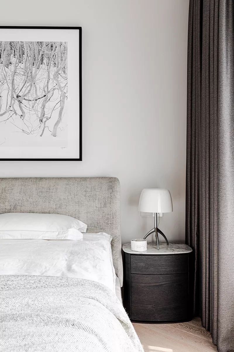 她以“潮汐”为灵感创造了一个家，将看似无形的爱说到尽兴