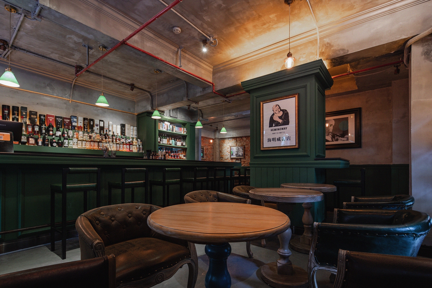 负空间设计丨69㎡的海明威小酒吧