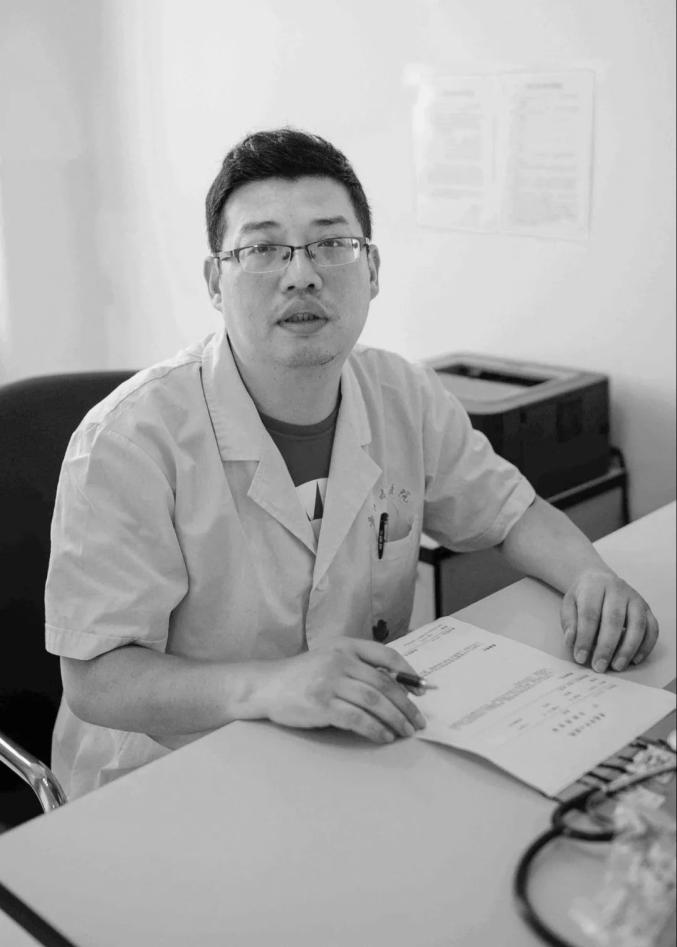 沉痛哀悼光荣牺牲的医护人员,痛悼抗疫牺牲医务者