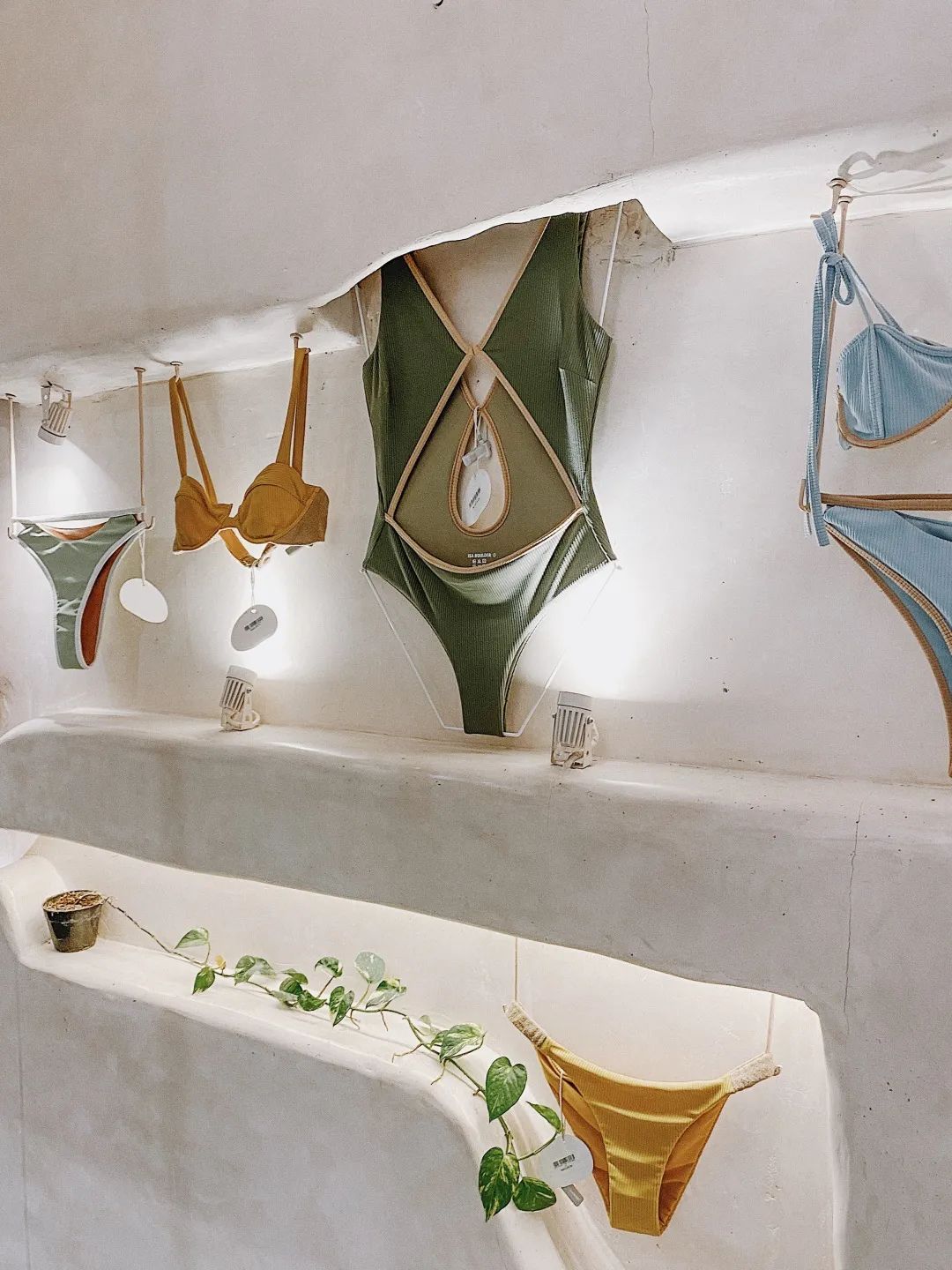 巴厘岛哪里买衣服好看女生,巴厘岛哪里可以买到便宜的衣服