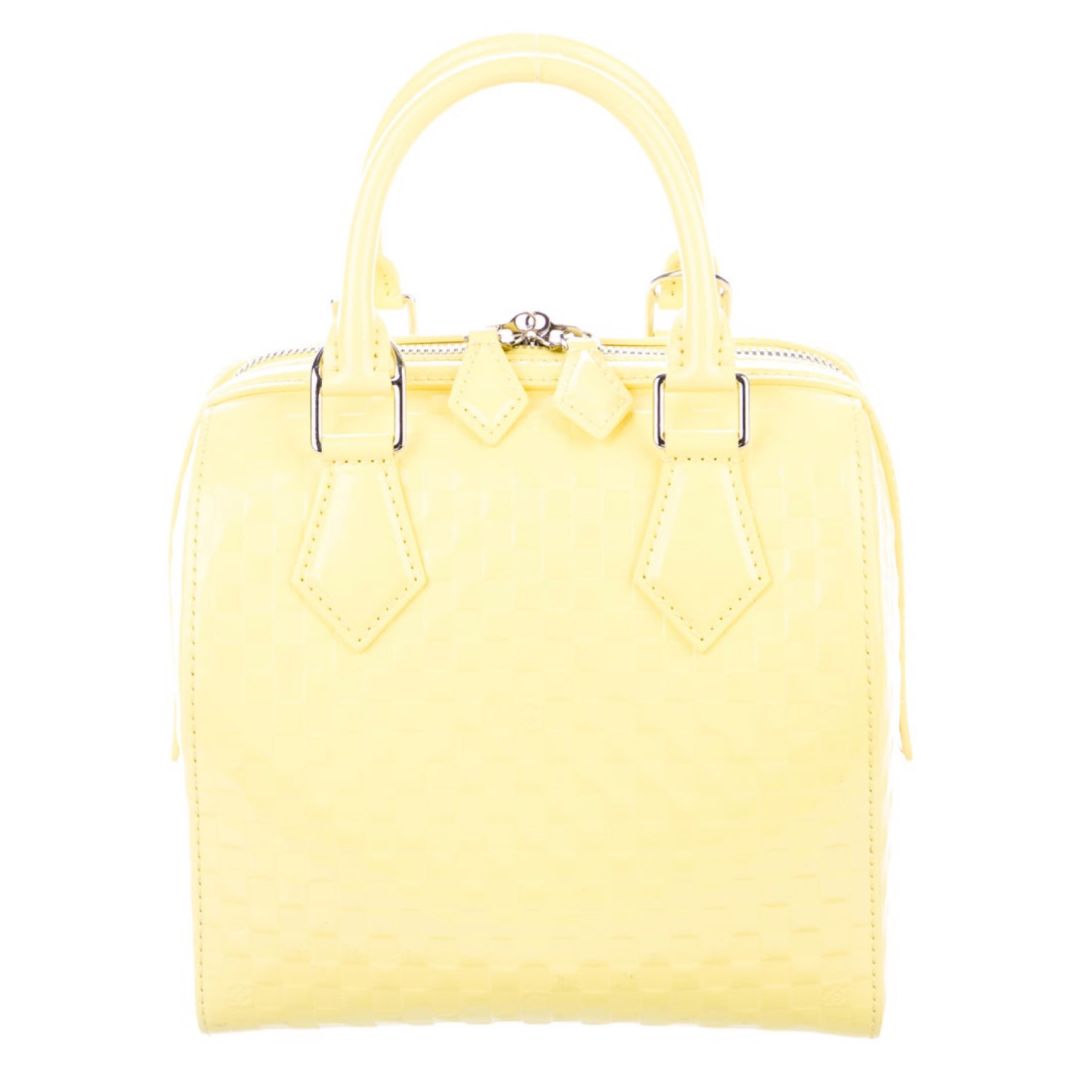 bellakendall什么关系,bella和kendall走秀