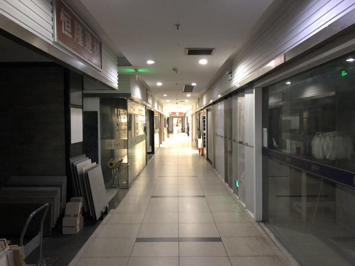 复工进行时｜杭州陶瓷品市场恢复营业，有商户说：守在店里，哪怕没顾客也比待家安心