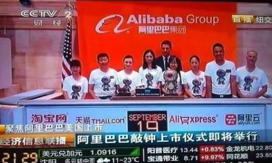 顺丰小哥奖励拿到手软,顺丰奖励小哥完整视频