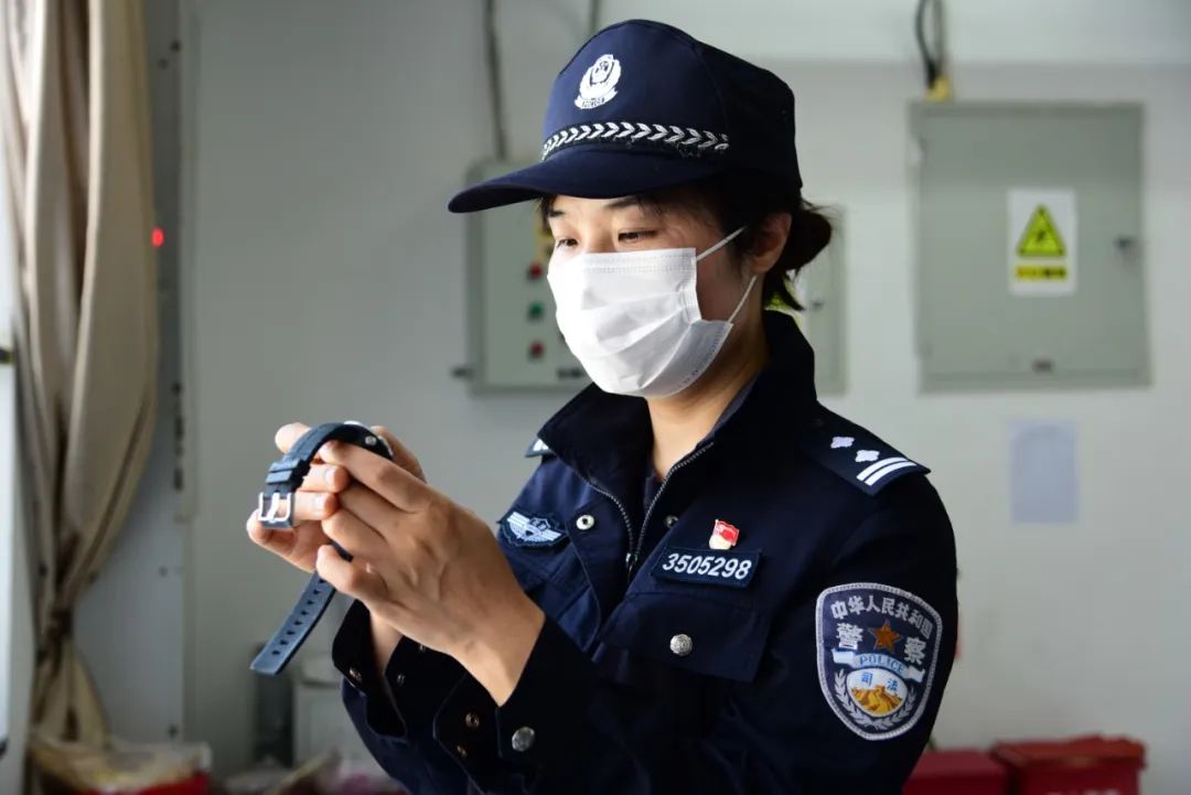 战疫里的力量,战疫前线他们用身躯筑牢防控防线