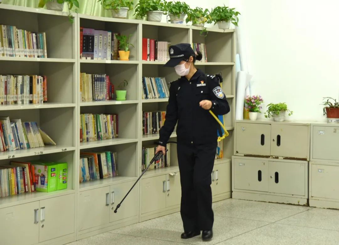 战疫里的力量,战疫前线他们用身躯筑牢防控防线