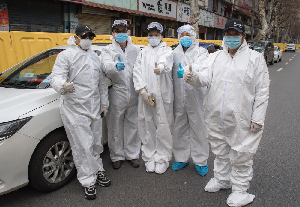 风雨无阻防疫必胜,众志成城抗击疫情风雨无阻向前行