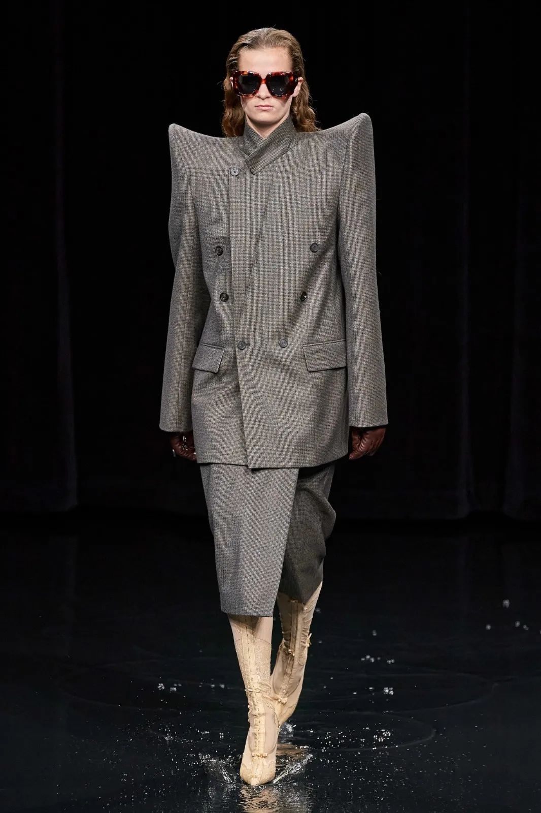 巴黎时装叫什么,什么是巴黎时装