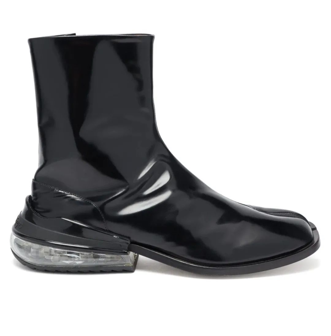 发现时髦的女人都在穿这3双鞋,穿了两只不同鞋子发朋友圈