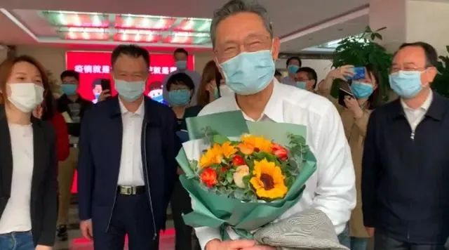 「每日疫情动态」银行业提供抗击疫情信贷支持超1.4万亿全国国道省道全部打通湖北下达困难群众补助金80亿境外确诊超7万