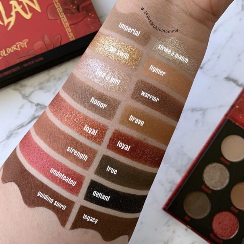 2018年王一博粉红色眼影,王一博雾蓝发同款