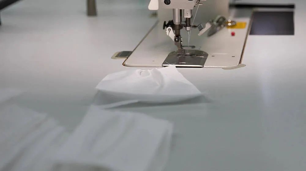 pradalv哪个好,prada跟lv