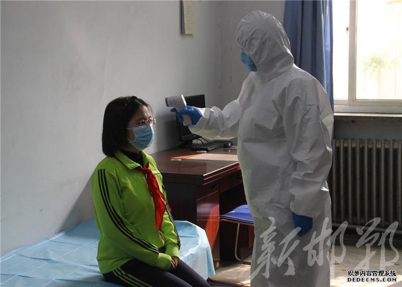 东常赦小学开展复学防控演练活动,干驿小学复学防疫演练