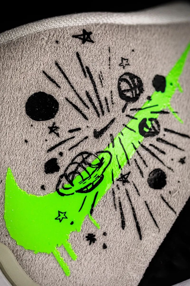 耐克新款亮眼,耐克夜光涂鸦测评