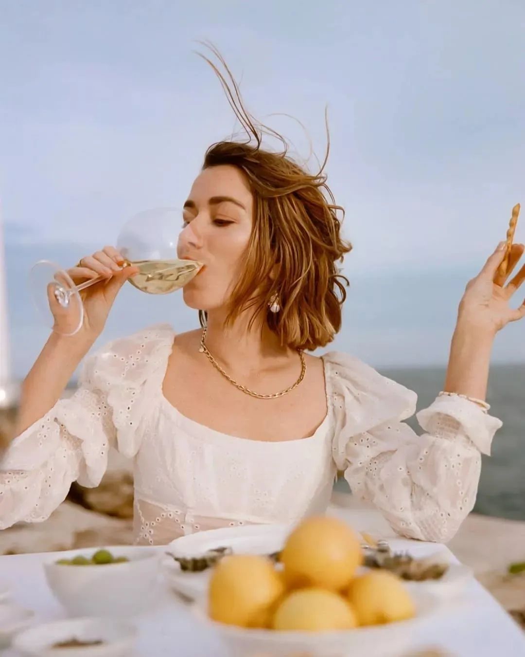 头发烫坏了干枯毛躁怎么梳好看,一梳到底干枯毛躁头发护理