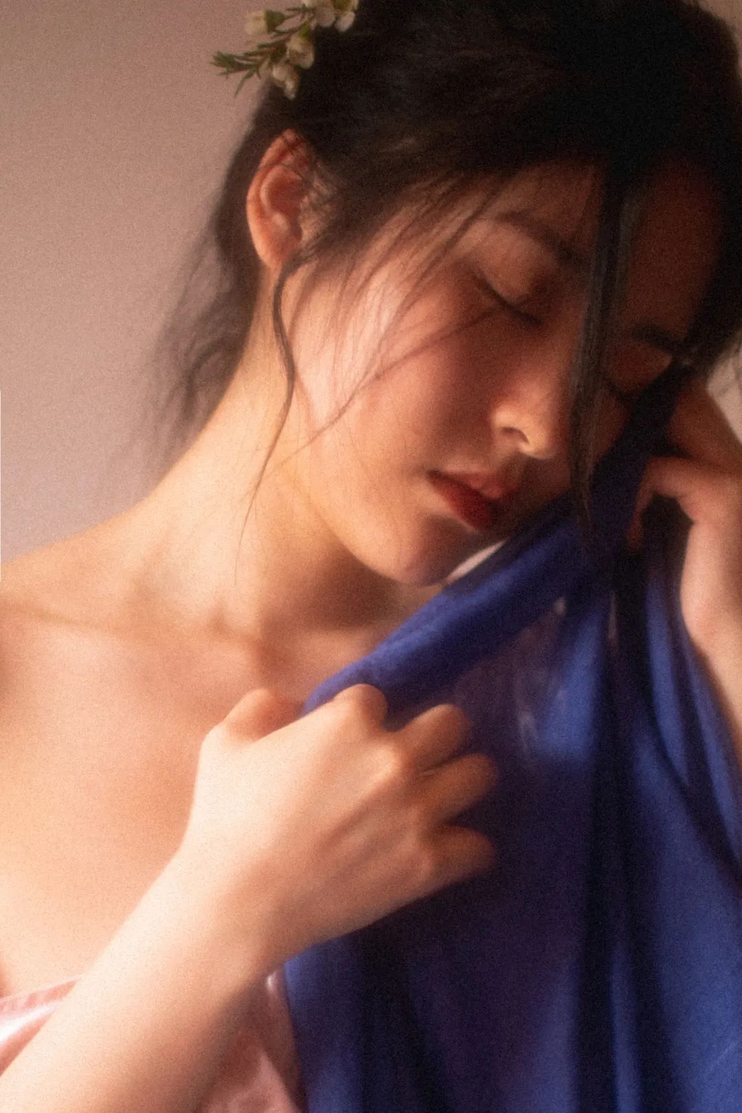 摄影师拍摄小道具,摄影师拍摄道具视频