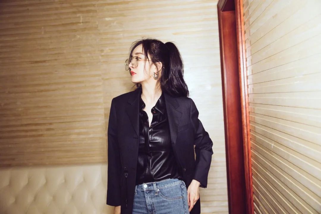 杨幂刘诗诗她们帅起来基本上没男人什么事了