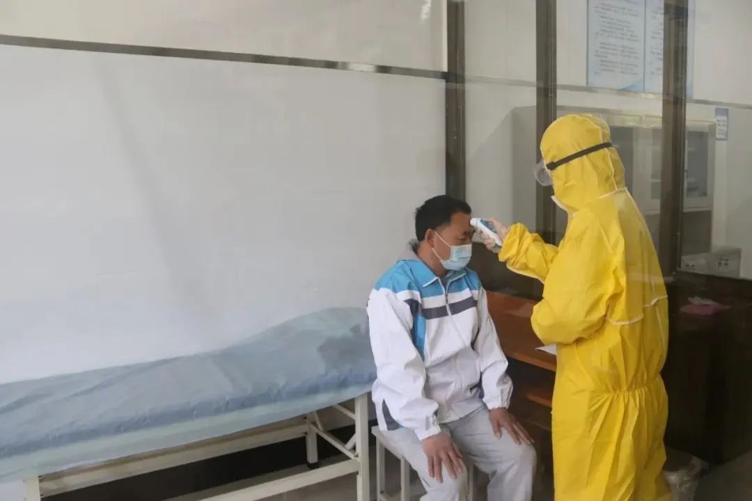 学校防疫知识培训拉开新学期序幕,开学步入快车道防疫细节需知晓