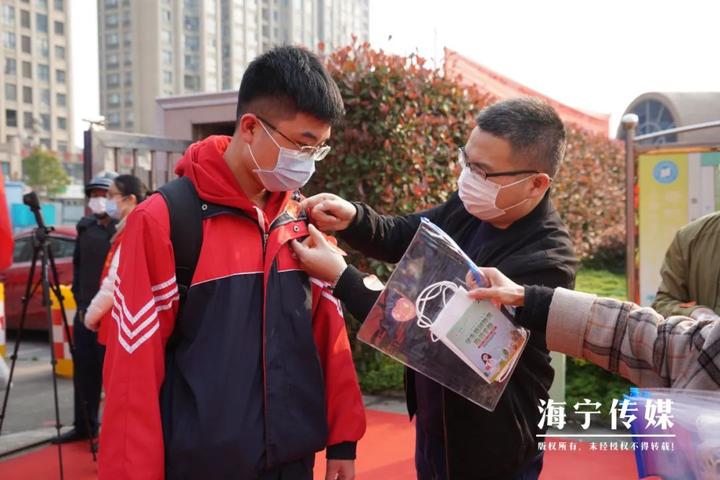 海高开学,海宁宏达高级中学新生开学